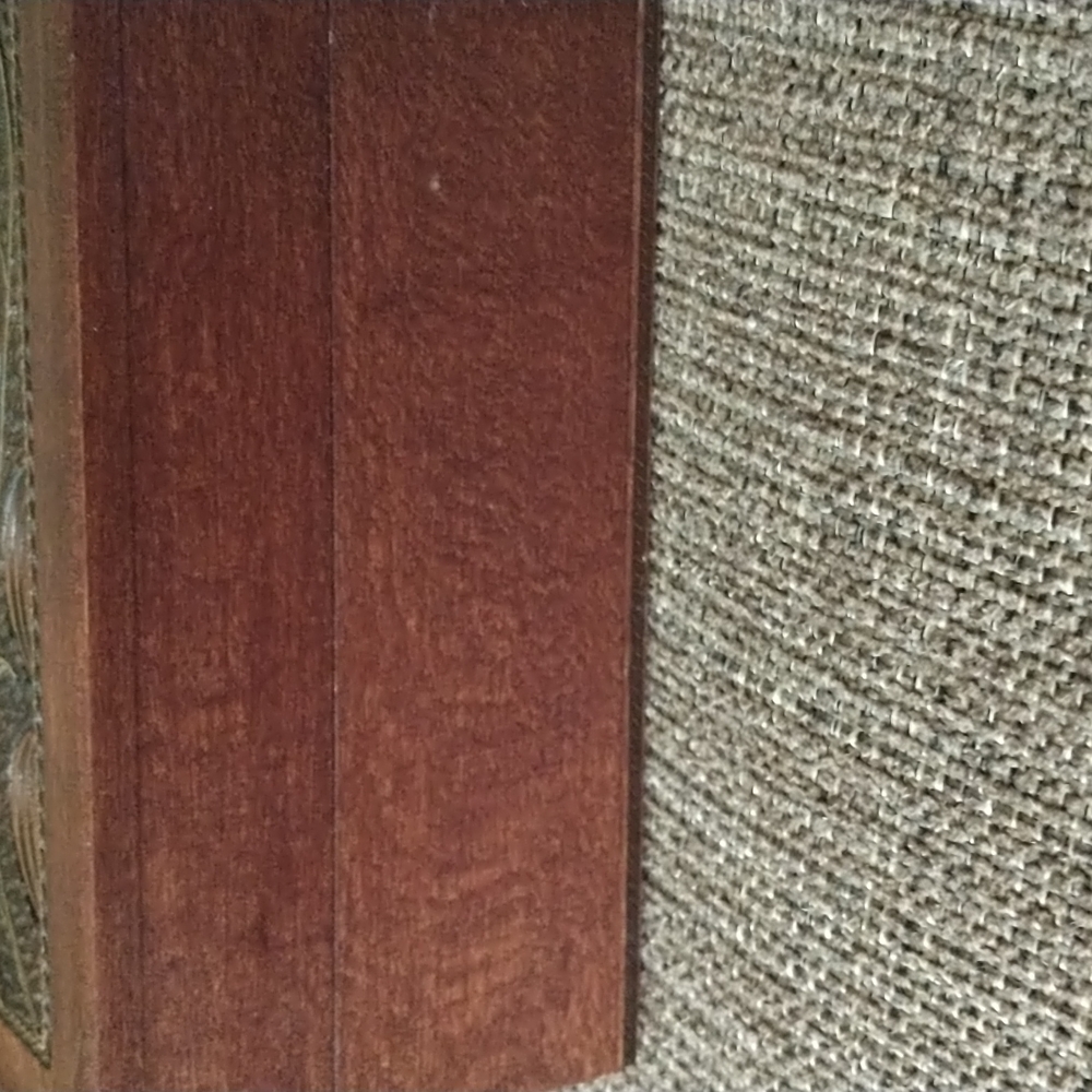 Lovely wood jewelry/trinket box - Picture 9 of 12